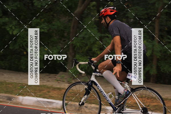 Buy your photos of the eventVSERIES Duathlon & Running on Fotop