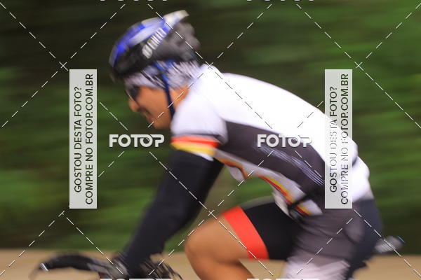 Buy your photos of the eventVSERIES Duathlon & Running on Fotop