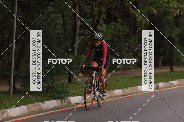 Buy your photos of the eventVSERIES Duathlon & Running on Fotop