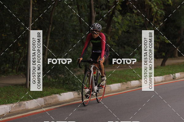 Buy your photos of the eventVSERIES Duathlon & Running on Fotop