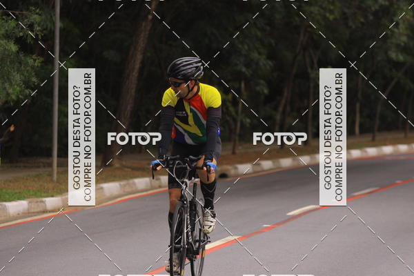 Buy your photos of the eventVSERIES Duathlon & Running on Fotop