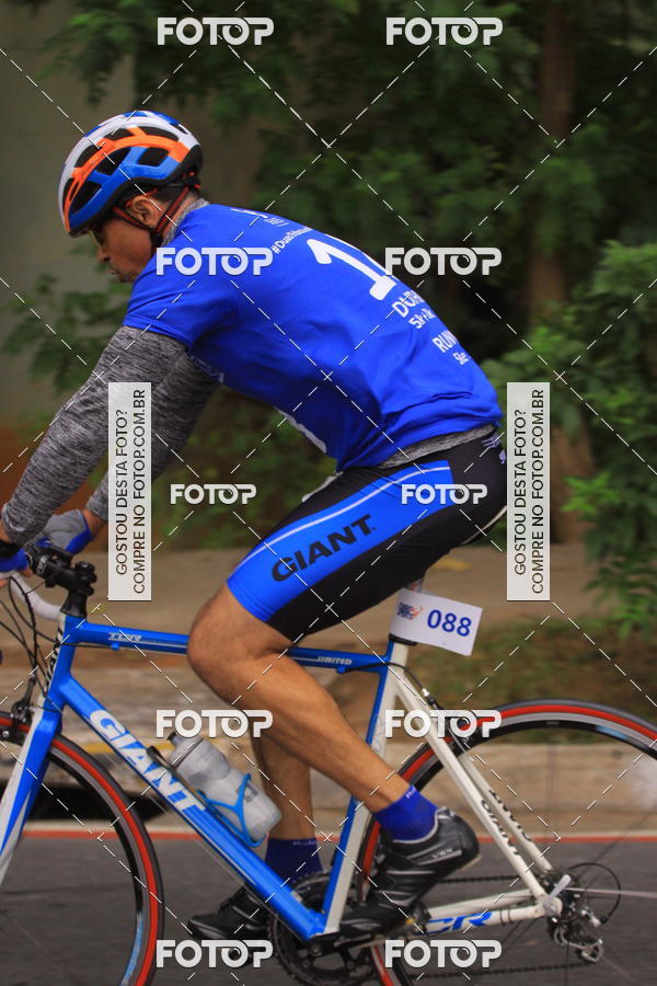 Buy your photos of the eventVSERIES Duathlon & Running on Fotop