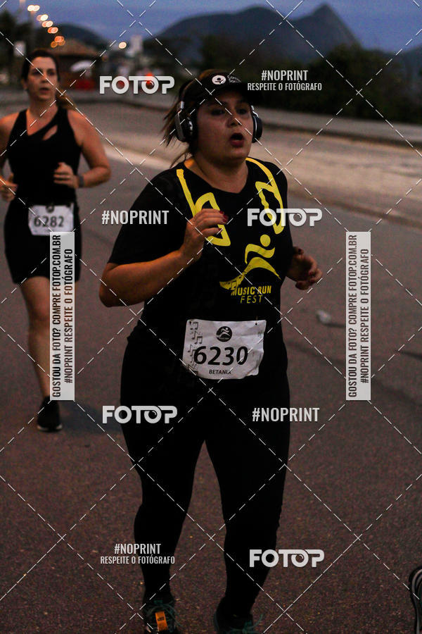 Buy your photos of the eventMusic Run Fest on Fotop