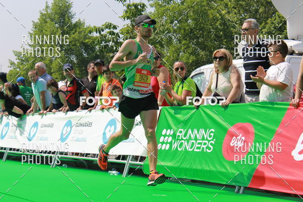 Buy your photos of the eventMeia Maratona Guimares on Fotop