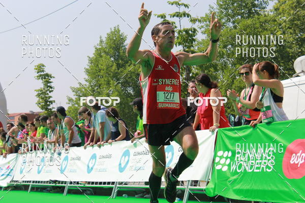 Buy your photos of the eventMeia Maratona Guimares on Fotop