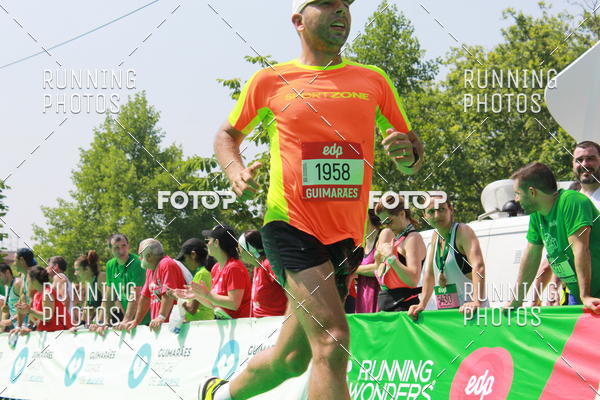 Buy your photos of the eventMeia Maratona Guimares on Fotop