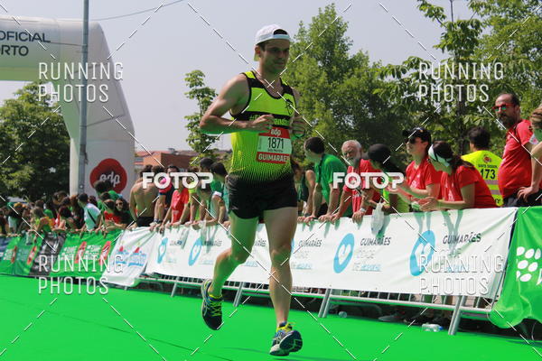 Buy your photos of the eventMeia Maratona Guimares on Fotop