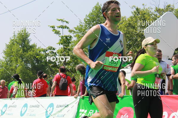 Buy your photos of the eventMeia Maratona Guimares on Fotop