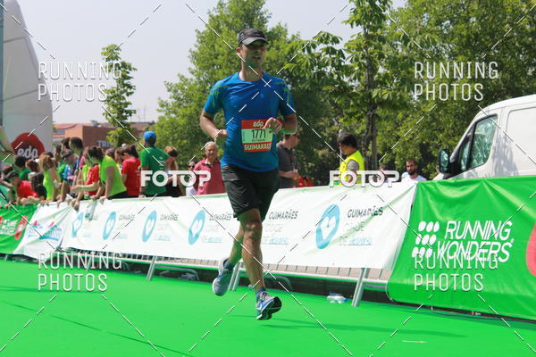 Buy your photos of the eventMeia Maratona Guimares on Fotop