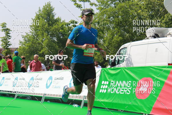 Buy your photos of the eventMeia Maratona Guimares on Fotop