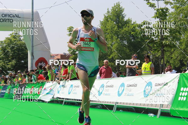 Buy your photos of the eventMeia Maratona Guimares on Fotop