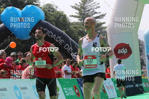 Buy your photos of the eventMeia Maratona Guimares on Fotop