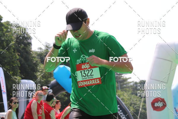Buy your photos of the eventMeia Maratona Guimares on Fotop