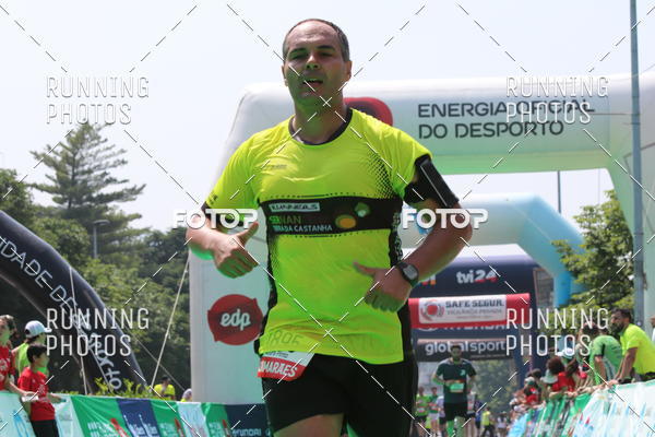 Buy your photos of the eventMeia Maratona Guimares on Fotop