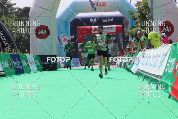 Buy your photos of the eventMeia Maratona Guimares on Fotop