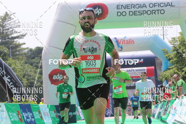 Buy your photos of the eventMeia Maratona Guimares on Fotop