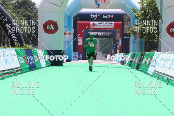 Buy your photos of the eventMeia Maratona Guimares on Fotop