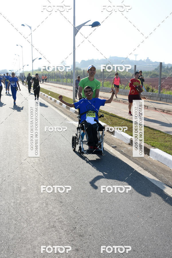Buy your photos of the eventRun Aruja 2018 on Fotop