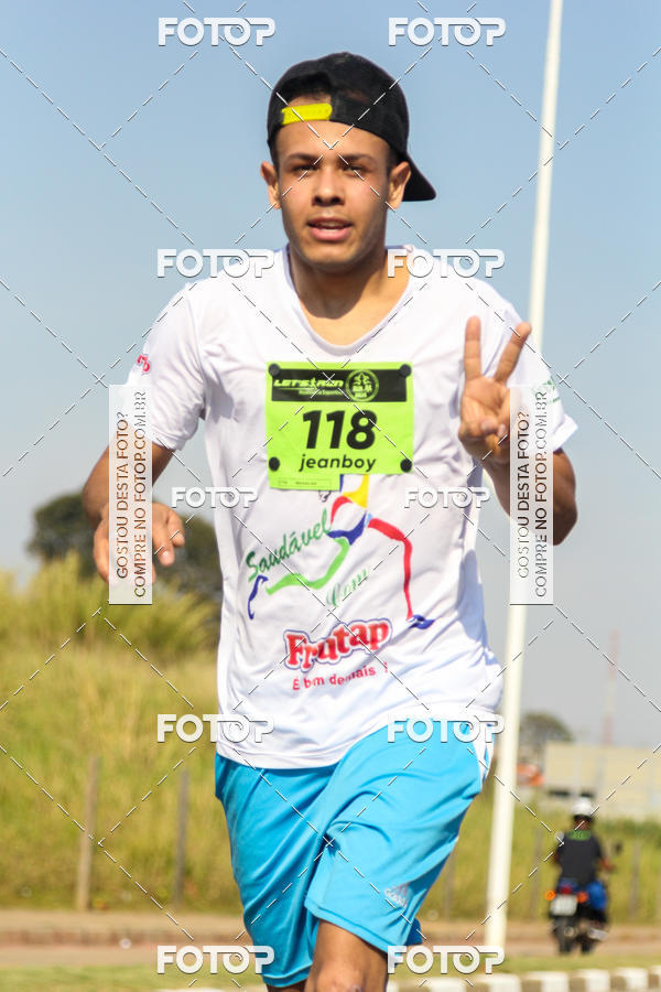 Buy your photos of the eventRun Aruja 2018 on Fotop