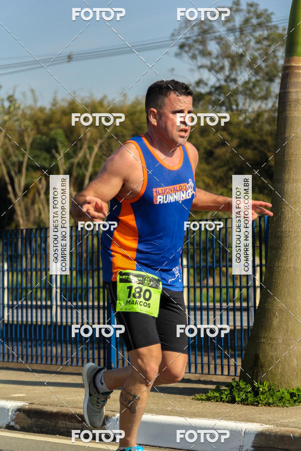 Buy your photos of the eventRun Aruja 2018 on Fotop