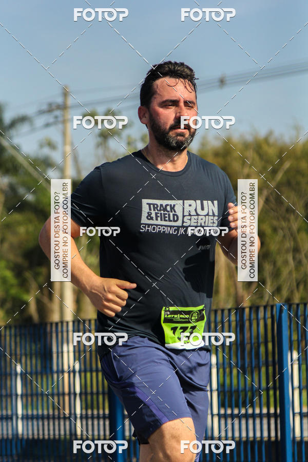 Buy your photos of the eventRun Aruja 2018 on Fotop