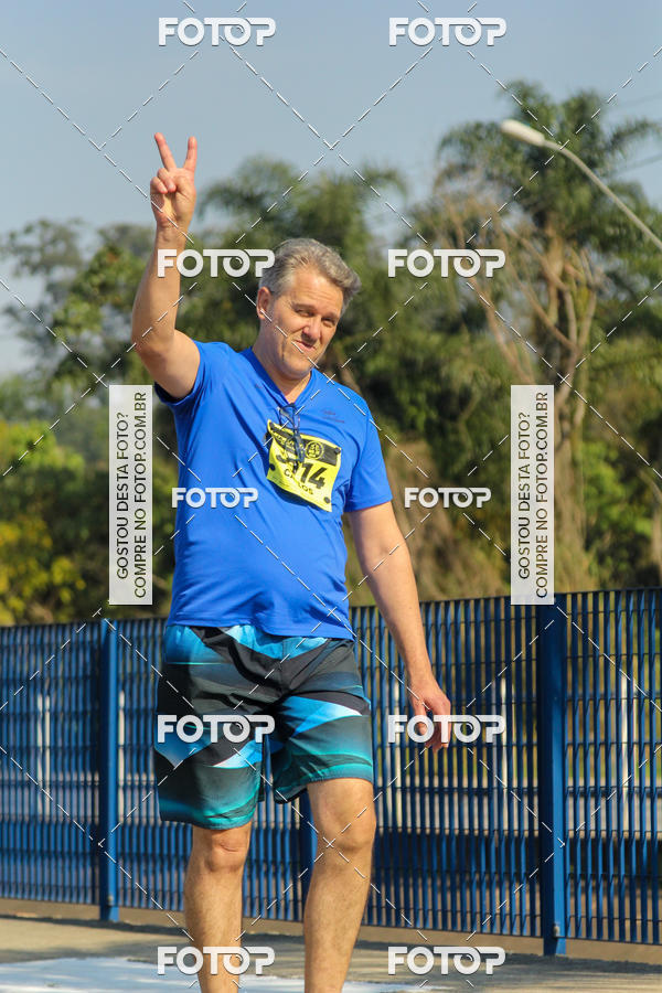 Buy your photos of the eventRun Aruja 2018 on Fotop