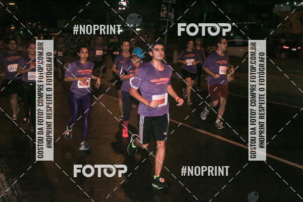 Buy your photos of the eventHalloween Night Run on Fotop