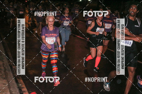 Buy your photos of the eventHalloween Night Run on Fotop
