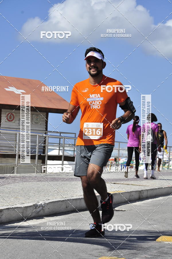 Buy your photos of the eventMEIA MARATONA DE CABO FRIO on Fotop