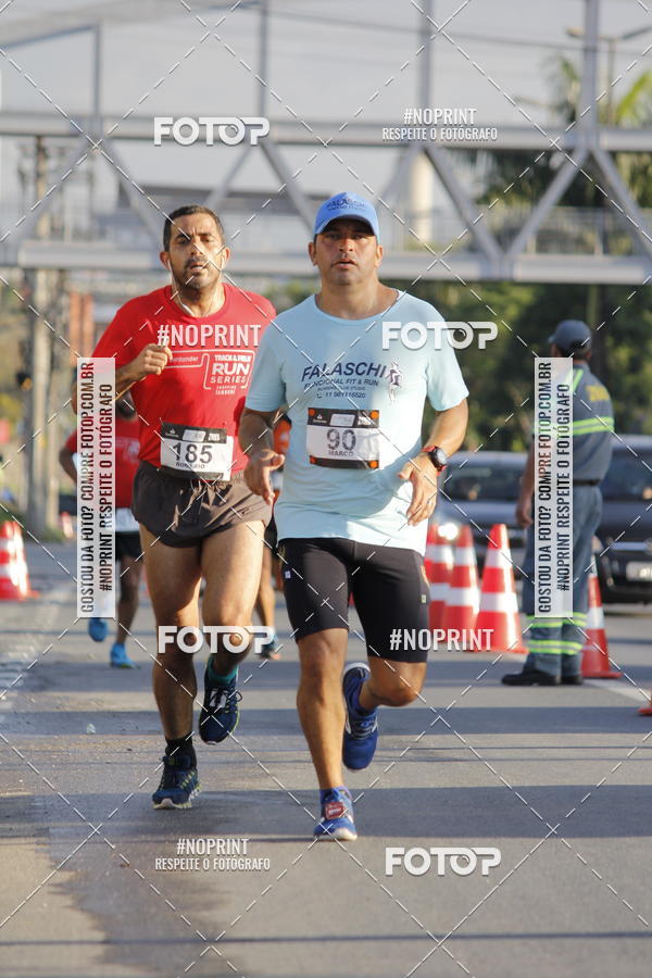 Buy your photos of the eventSantander Track & Field Run Series - Shopping Tambor on Fotop