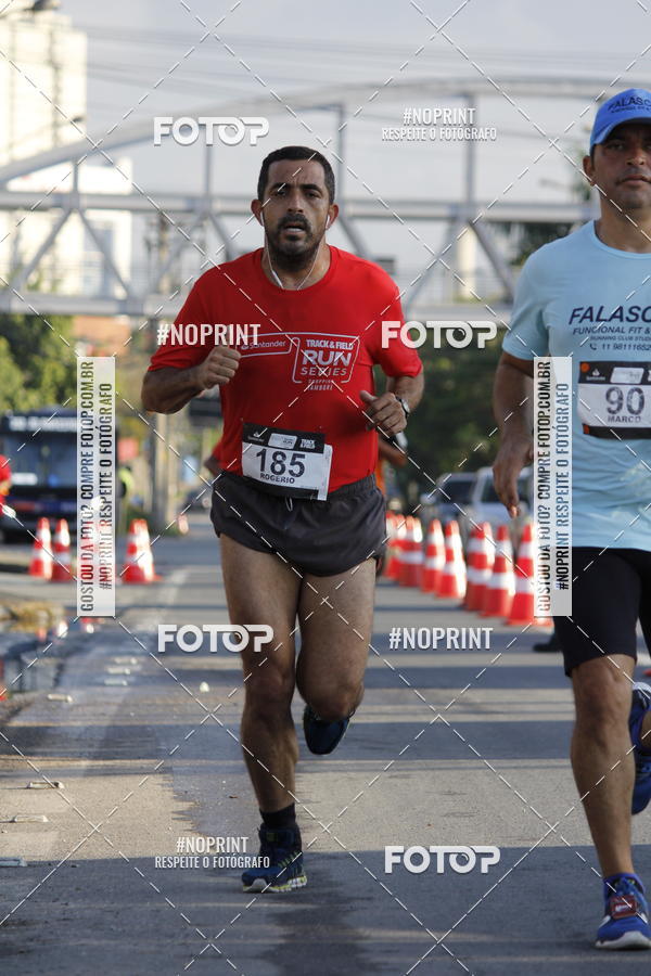 Buy your photos of the eventSantander Track & Field Run Series - Shopping Tambor on Fotop
