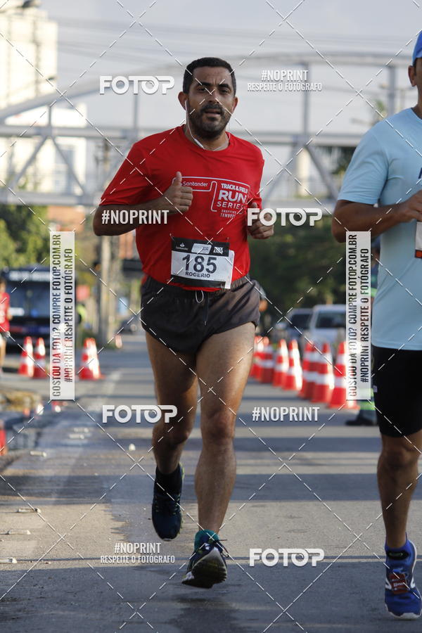 Buy your photos of the eventSantander Track & Field Run Series - Shopping Tambor on Fotop