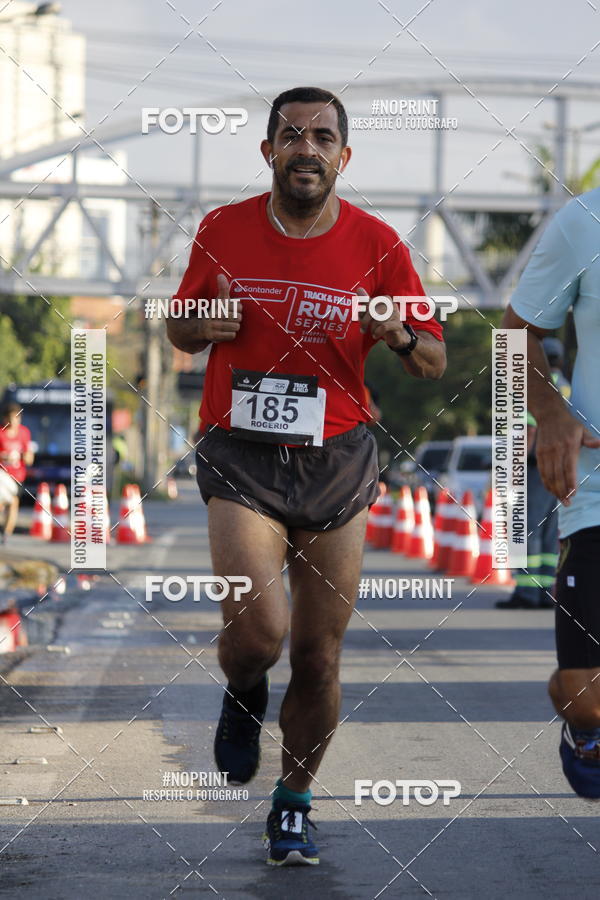 Buy your photos of the eventSantander Track & Field Run Series - Shopping Tambor on Fotop