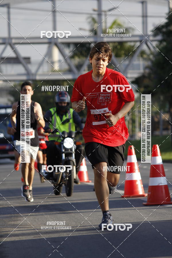 Buy your photos of the eventSantander Track & Field Run Series - Shopping Tambor on Fotop