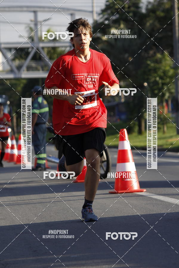 Buy your photos of the eventSantander Track & Field Run Series - Shopping Tambor on Fotop