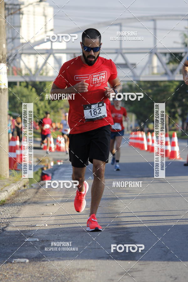 Buy your photos of the eventSantander Track & Field Run Series - Shopping Tambor on Fotop