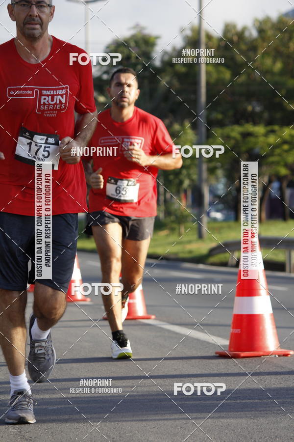 Buy your photos of the eventSantander Track & Field Run Series - Shopping Tambor on Fotop