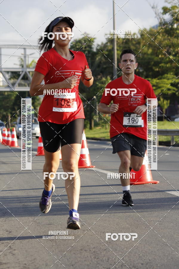 Buy your photos of the eventSantander Track & Field Run Series - Shopping Tambor on Fotop