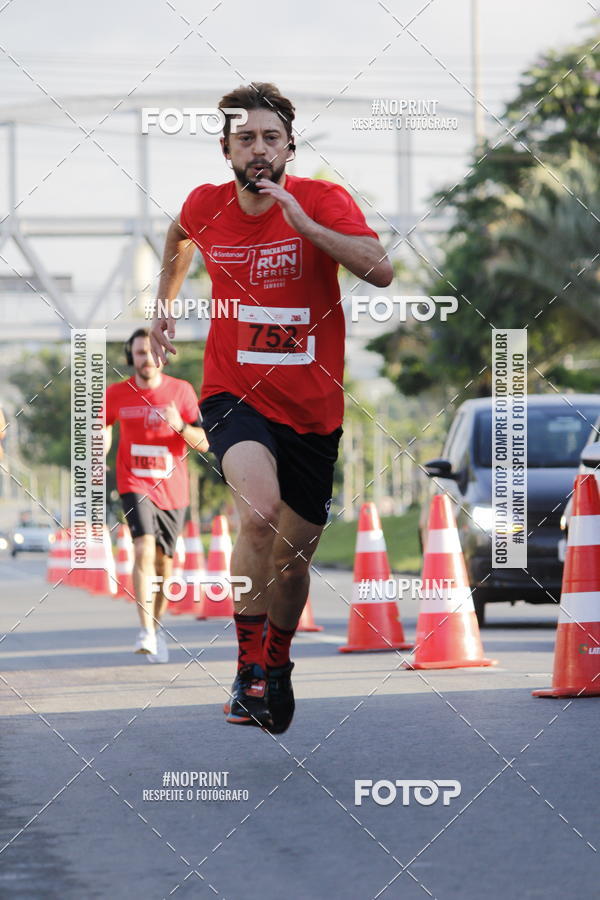 Buy your photos of the eventSantander Track & Field Run Series - Shopping Tambor on Fotop