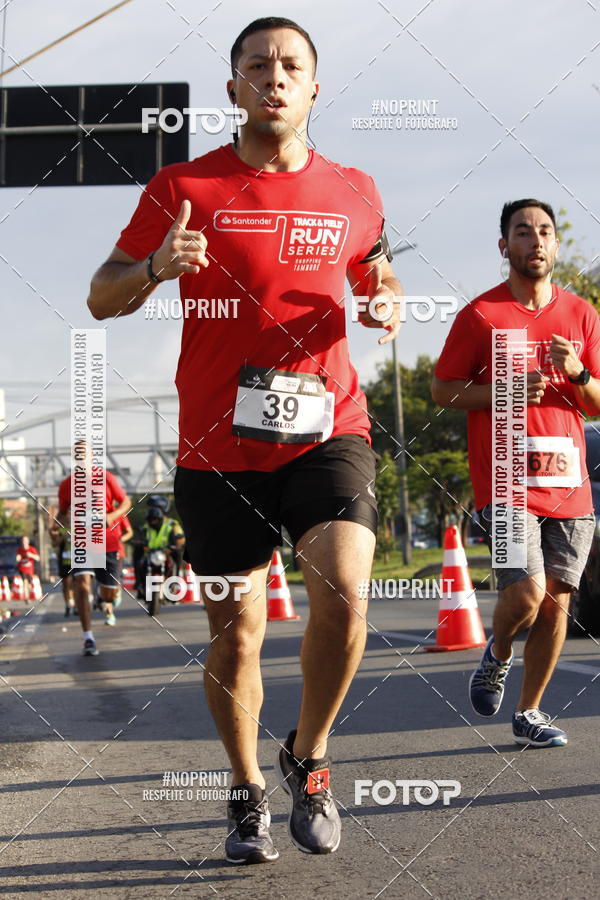 Buy your photos of the eventSantander Track & Field Run Series - Shopping Tambor on Fotop