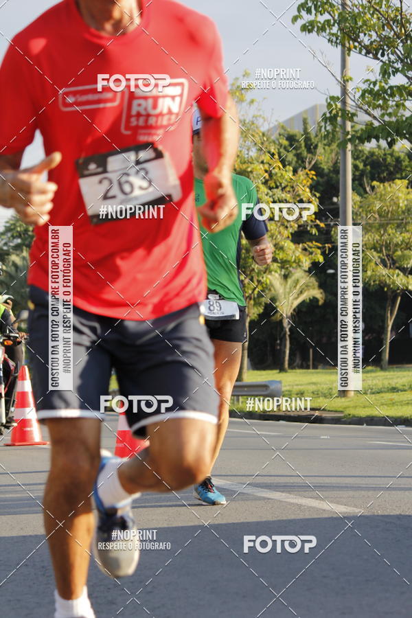 Buy your photos of the eventSantander Track & Field Run Series - Shopping Tambor on Fotop