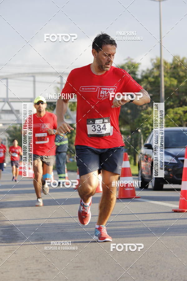 Buy your photos of the eventSantander Track & Field Run Series - Shopping Tambor on Fotop