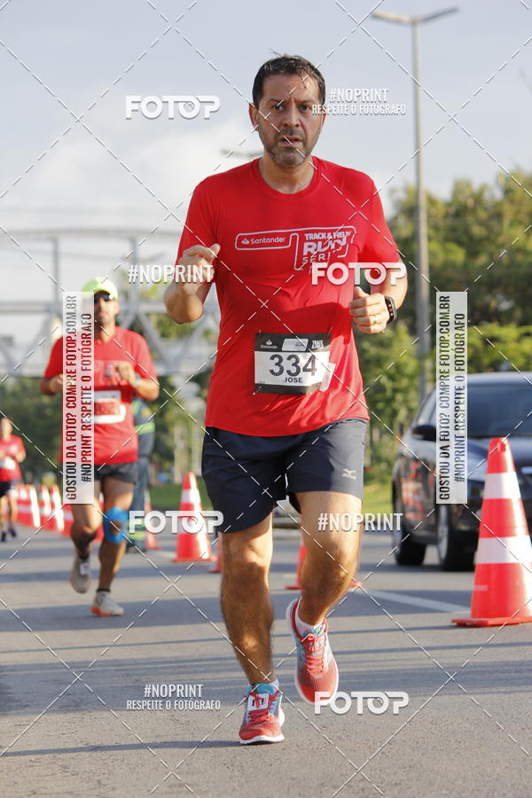 Buy your photos of the eventSantander Track & Field Run Series - Shopping Tambor on Fotop