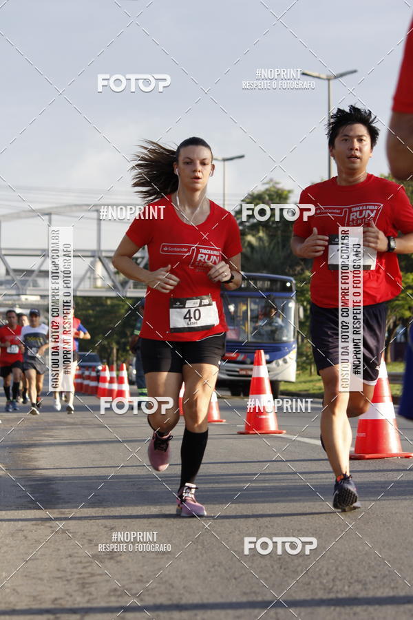 Buy your photos of the eventSantander Track & Field Run Series - Shopping Tambor on Fotop