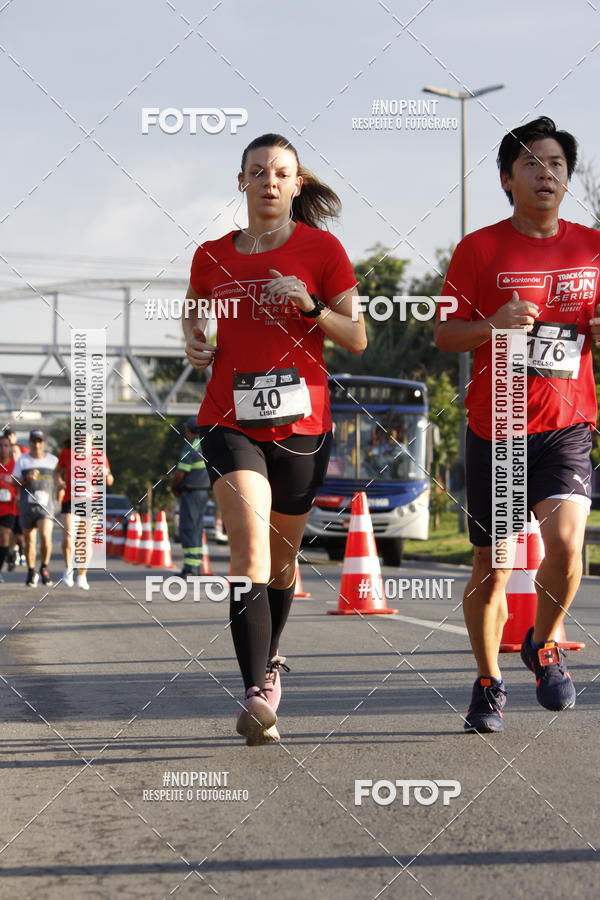 Buy your photos of the eventSantander Track & Field Run Series - Shopping Tambor on Fotop