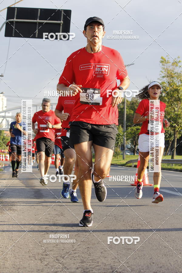 Buy your photos of the eventSantander Track & Field Run Series - Shopping Tambor on Fotop