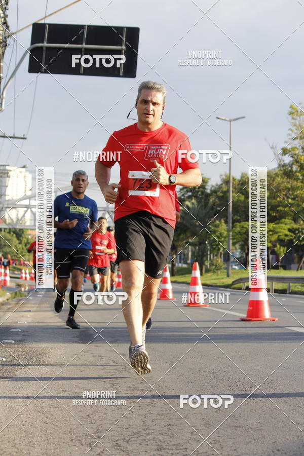 Buy your photos of the eventSantander Track & Field Run Series - Shopping Tambor on Fotop