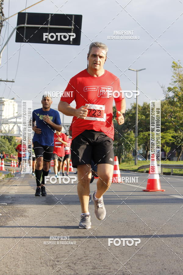 Buy your photos of the eventSantander Track & Field Run Series - Shopping Tambor on Fotop