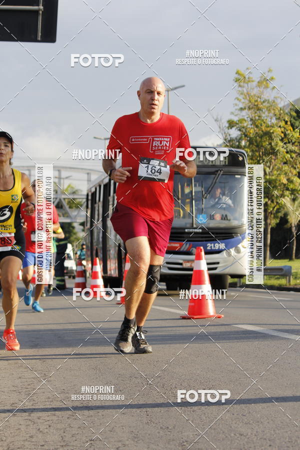Buy your photos of the eventSantander Track & Field Run Series - Shopping Tambor on Fotop
