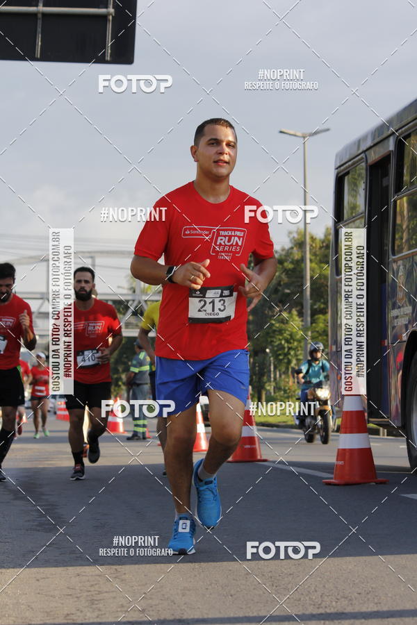 Buy your photos of the eventSantander Track & Field Run Series - Shopping Tambor on Fotop